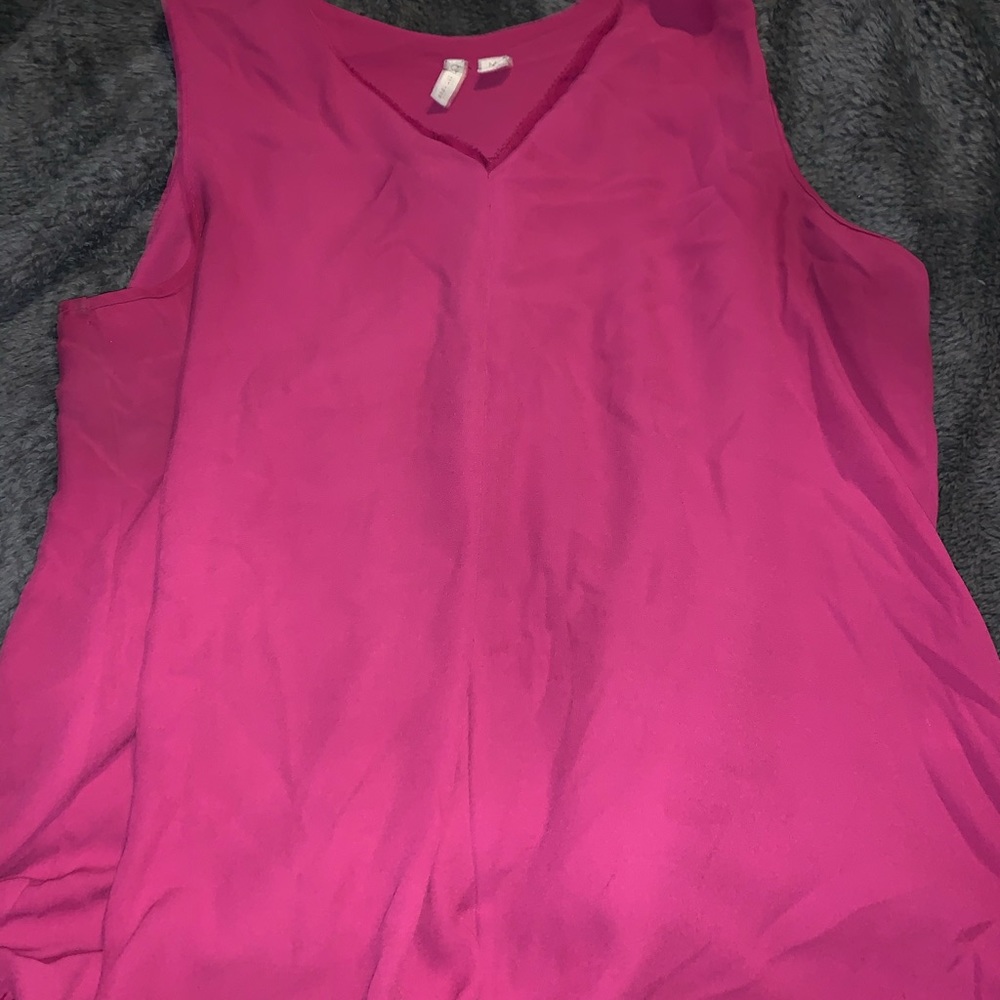 Pink tank top barely worn